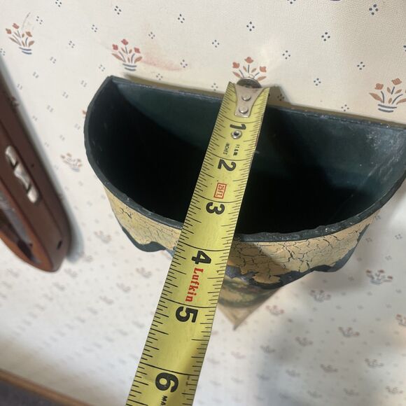 Vintage Metal Wall Pocket Christmas Decor Hand Painted Chippy Shabby - Picture 9 of 11